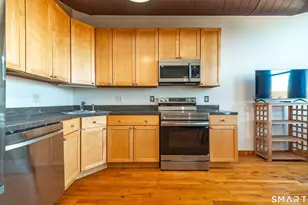 325 Lafayette St, Bridgeport, CT 06604 - Photo 5