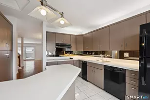 12 Blvd Dr, Danbury, CT 06810 - Photo 7