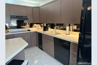 12 Boulevard Drive #15-104, Danbury, CT 06810 - Photo 7