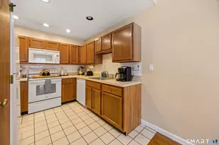 482 Lake Ave, Bristol, CT 06010 - Photo 9