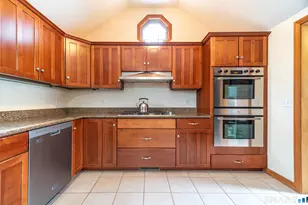 183 Aston Ln, Middletown, CT 06457 - Photo 7