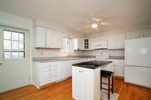 19 Hampton Park, Branford, CT 06405 - Photo 9