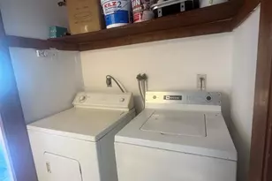 204 Wheeler Ave, Bridgeport, CT 06606 - Photo 9