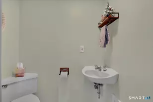 1090 Matthews St, Bristol, CT 06010 - Photo 9