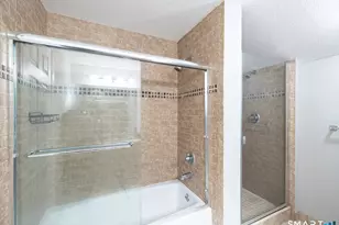 25 Stanley St, West Hartford, CT 06107 - Photo 11