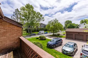 25 Stanley St, West Hartford, CT 06107 - Photo 5