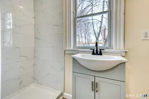 73 Cabot St, Hartford, CT 06112 - Photo 29