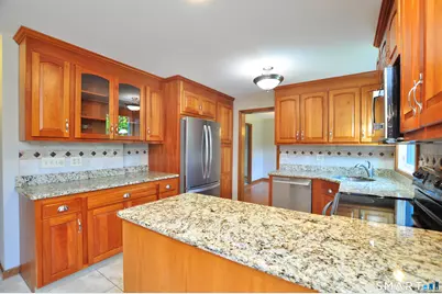 28 Somerset Drive, Windsor, CT 06095 - Photo 5