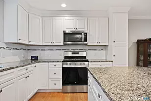 446 Hammerstone Ln, Stratford, CT 06614 - Photo 21