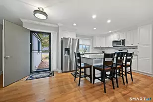 446 Hammerstone Ln, Stratford, CT 06614 - Photo 5