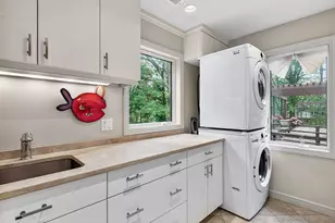 10 Brookside Dr, Woodbridge, CT 06525 - Photo 25