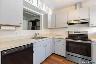 9 Highpoint Ct, Woodbury, CT 06798 - Photo 5