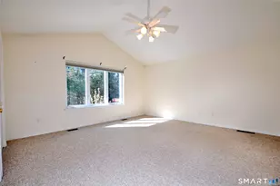 228 Castlewood Dr, Bloomfield, CT 06002 - Photo 23