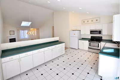 228 Castlewood Drive #228, Bloomfield, CT 06002 - Photo 9