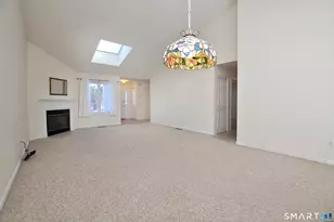 228 Castlewood Dr, Bloomfield, CT 06002 - Photo 7