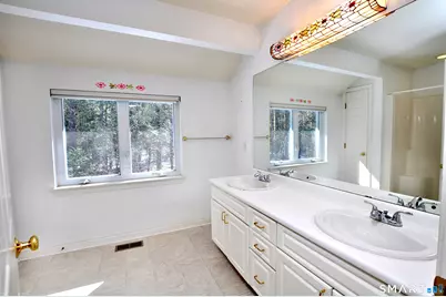 228 Castlewood Drive #228, Bloomfield, CT 06002 - Photo 27