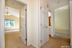 228 Castlewood Dr, Bloomfield, CT 06002 - Photo 21