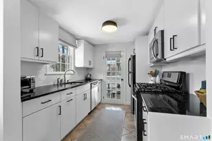 121 Alden St, Fairfield, CT 06824 - Photo 13