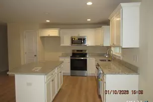 43 Warm Earth Rd, Naugatuck, CT 06770 - Photo 5