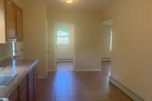 21 Cooley Ave, Middletown, CT 06457 - Photo 5