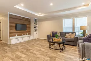 67 Middle Rd, Enfield, CT 06082 - Photo 7