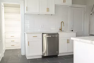 20 Roosevelt St, Manchester, CT 06040 - Photo 5