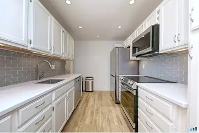 105 Harbor Drive #APT 107, Stamford, CT 06902 - Photo 1