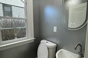 130 Roydon Rd, New Haven, CT 06511 - Photo 5