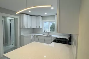 130 Roydon Rd, New Haven, CT 06511 - Photo 7