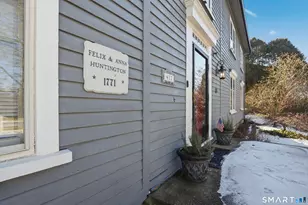 417 Washington St, Norwich, CT 06360 - Photo 3