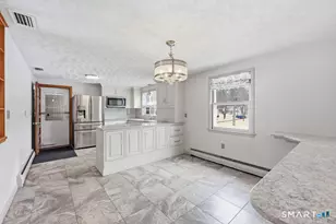 24 Iroquois Rd, Enfield, CT 06082 - Photo 5