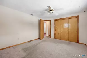 24 Iroquois Rd, Enfield, CT 06082 - Photo 7