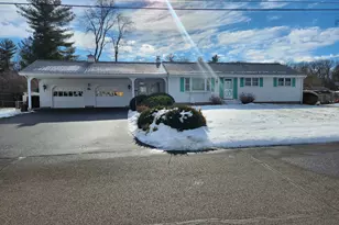 24 Iroquois Rd, Enfield, CT 06082 - Photo 1