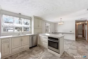 24 Iroquois Rd, Enfield, CT 06082 - Photo 17