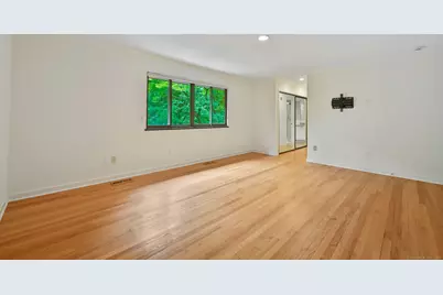 289 New Norwalk Road #22, New Canaan, CT 06840 - Photo 19