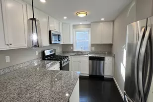 395 Blake St, New Haven, CT 06515 - Photo 3