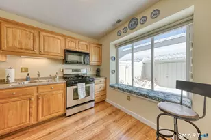 128 Farmington Chase Crescent, Farmington, CT 06032 - Photo 7