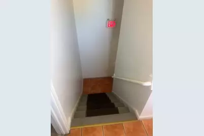 768 New Britain Avenue #Apt 3, Hartford, CT 06106 - Photo 17