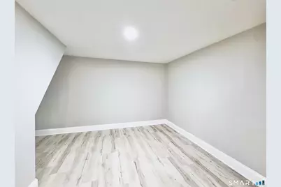 96 Knickerbocker Avenue, Stamford, CT 06907 - Photo 7