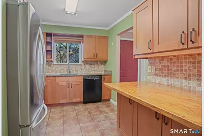 288 Melody Lane, Fairfield, CT 06824 - Photo 5