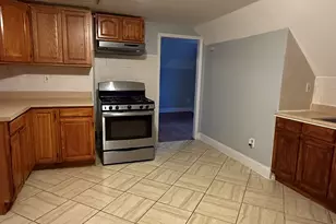 21 N Walnut St, Waterbury, CT 06704 - Photo 7