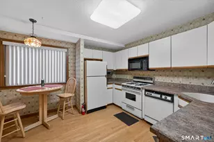 1408 Mill Pond Dr, South Windsor, CT 06074 - Photo 5