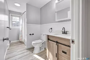 240 Sunnyridge Ave, Fairfield, CT 06824 - Photo 15