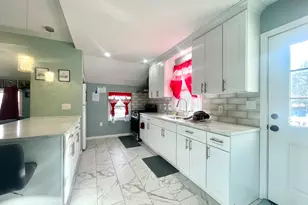 368 Lakewood Rd, Waterbury, CT 06704 - Photo 3