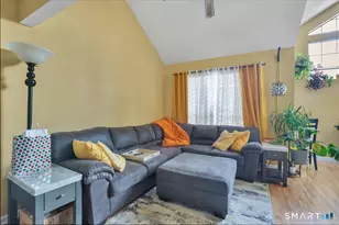 285 Carriage Crossing Ln, Middletown, CT 06457 - Photo 3