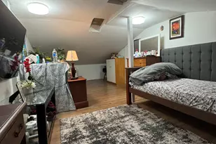 28 Linden Pl, Stamford, CT 06902 - Photo 13