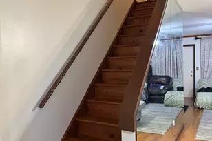 28 Linden Pl, Stamford, CT 06902 - Photo 11