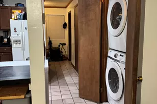 28 Linden Pl, Stamford, CT 06902 - Photo 5