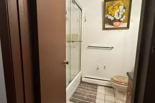 28 Linden Pl, Stamford, CT 06902 - Photo 15