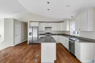 44 Shadybrook Ln, Waterbury, CT 06706 - Photo 7